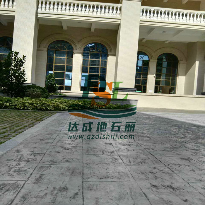 河源市堅(jiān)基美麗城展示區(qū)壓花地坪工程，灰色混凝土壓模地坪工程，河源市花彩石地坪施工